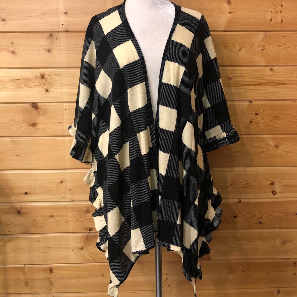 BLACK + WHITE RUFFLE SWEATER